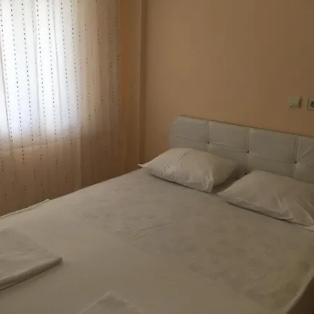 Lägenhetshotell Oeznur Side