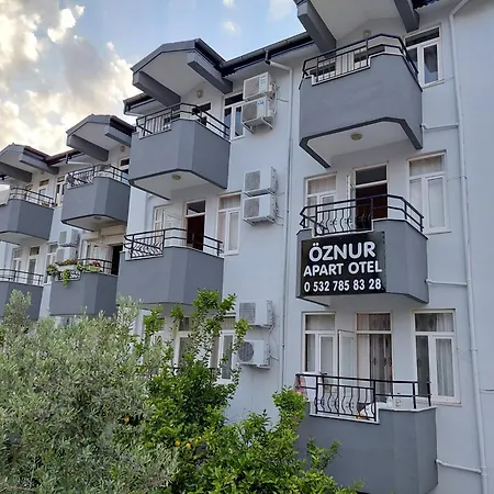 Ξενοδοχείο με διαμερίσματα Oeznur 4*