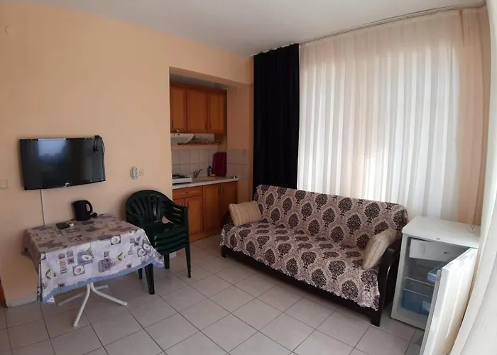 Oeznur Hotel apartamentowy Side